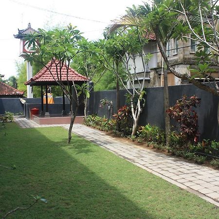 ホテルU House Seminyak ケロボカン エクステリア 写真