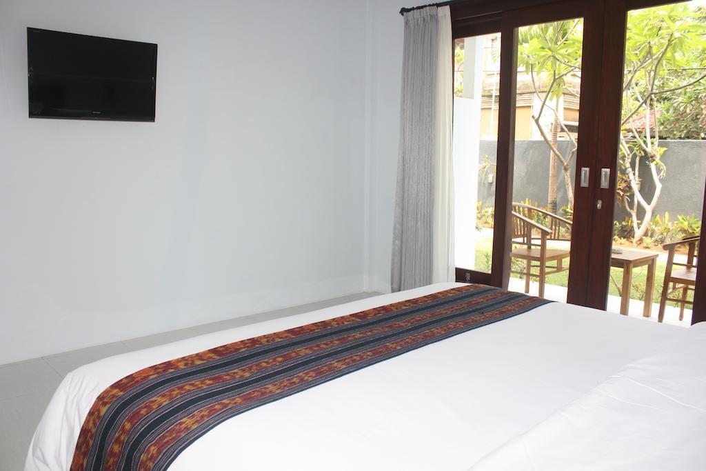 ホテルU House Seminyak ケロボカン 部屋 写真