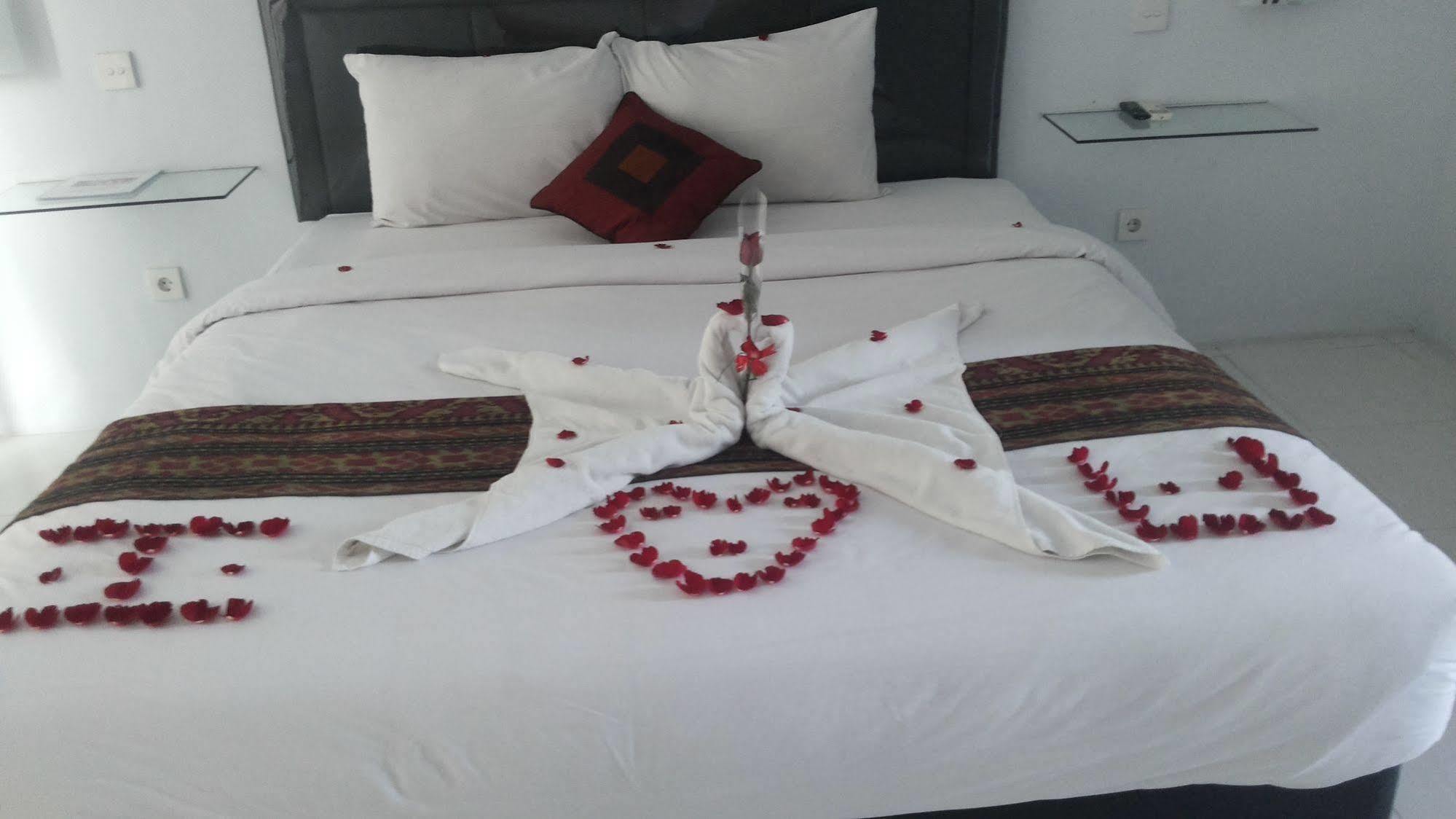 ホテルU House Seminyak ケロボカン エクステリア 写真