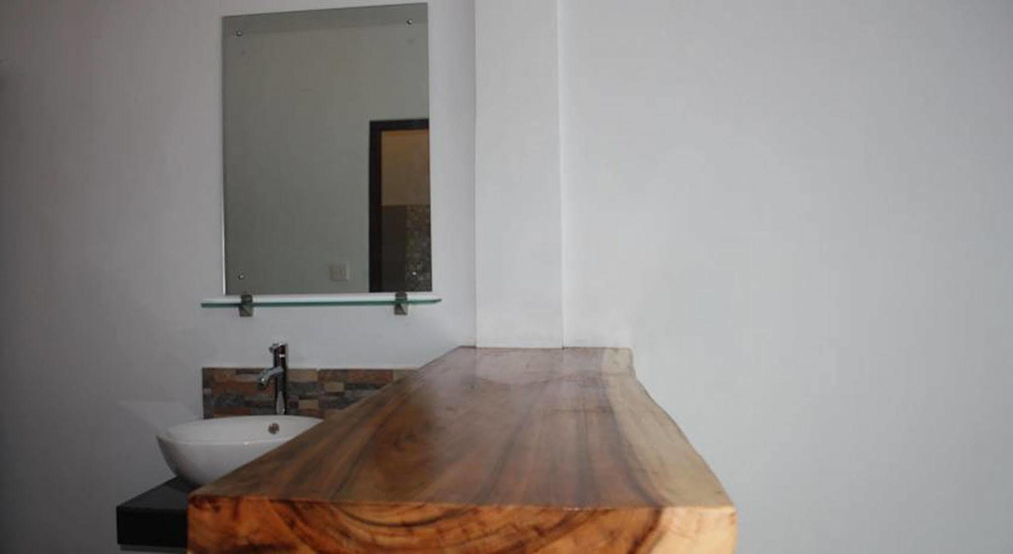 ホテルU House Seminyak ケロボカン エクステリア 写真