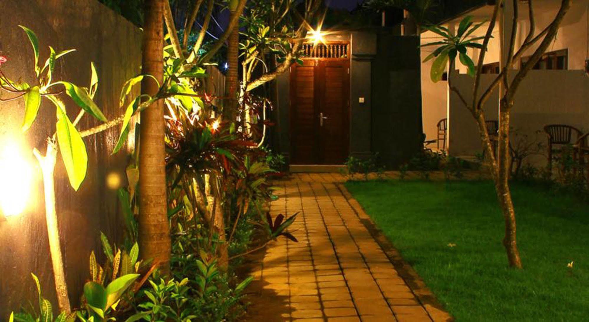 ホテルU House Seminyak ケロボカン エクステリア 写真
