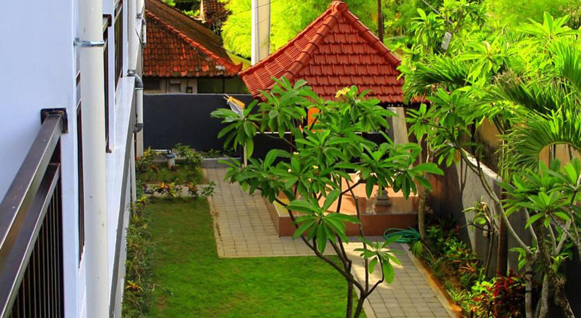 ホテルU House Seminyak ケロボカン エクステリア 写真