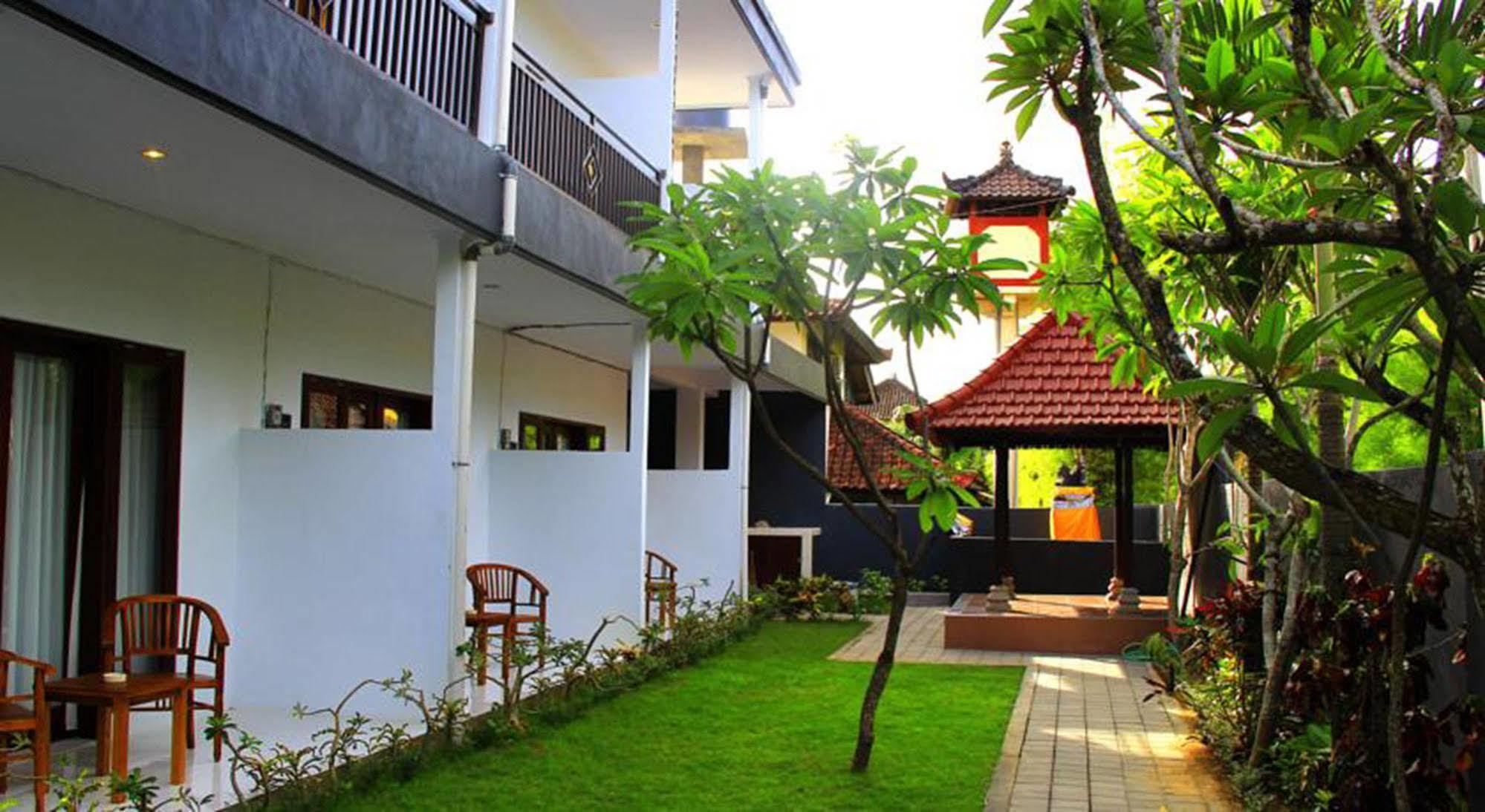 ホテルU House Seminyak ケロボカン エクステリア 写真